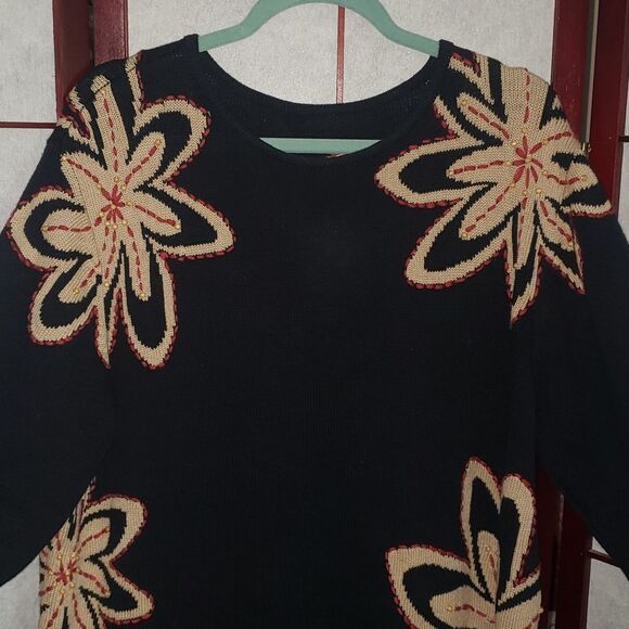Black Knitted Floral Designed Pullover Sweater - Picture 2 of 7